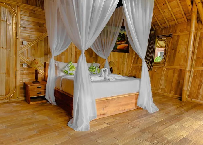 Lodge Aura Cendana Hill By Agata